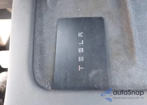 2024 Tesla Model Y Long Range Dual Motor All-Wheel Drive из США, поврежденный, VIN 7SAYGDEE0RA234017